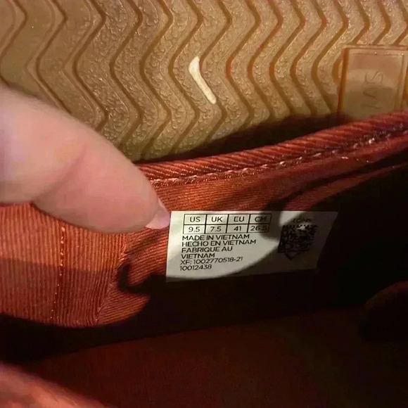 Toms Women’s Red Corduroy Velvet Lace Shoes SZ 9.5 - Picture 7 of 7